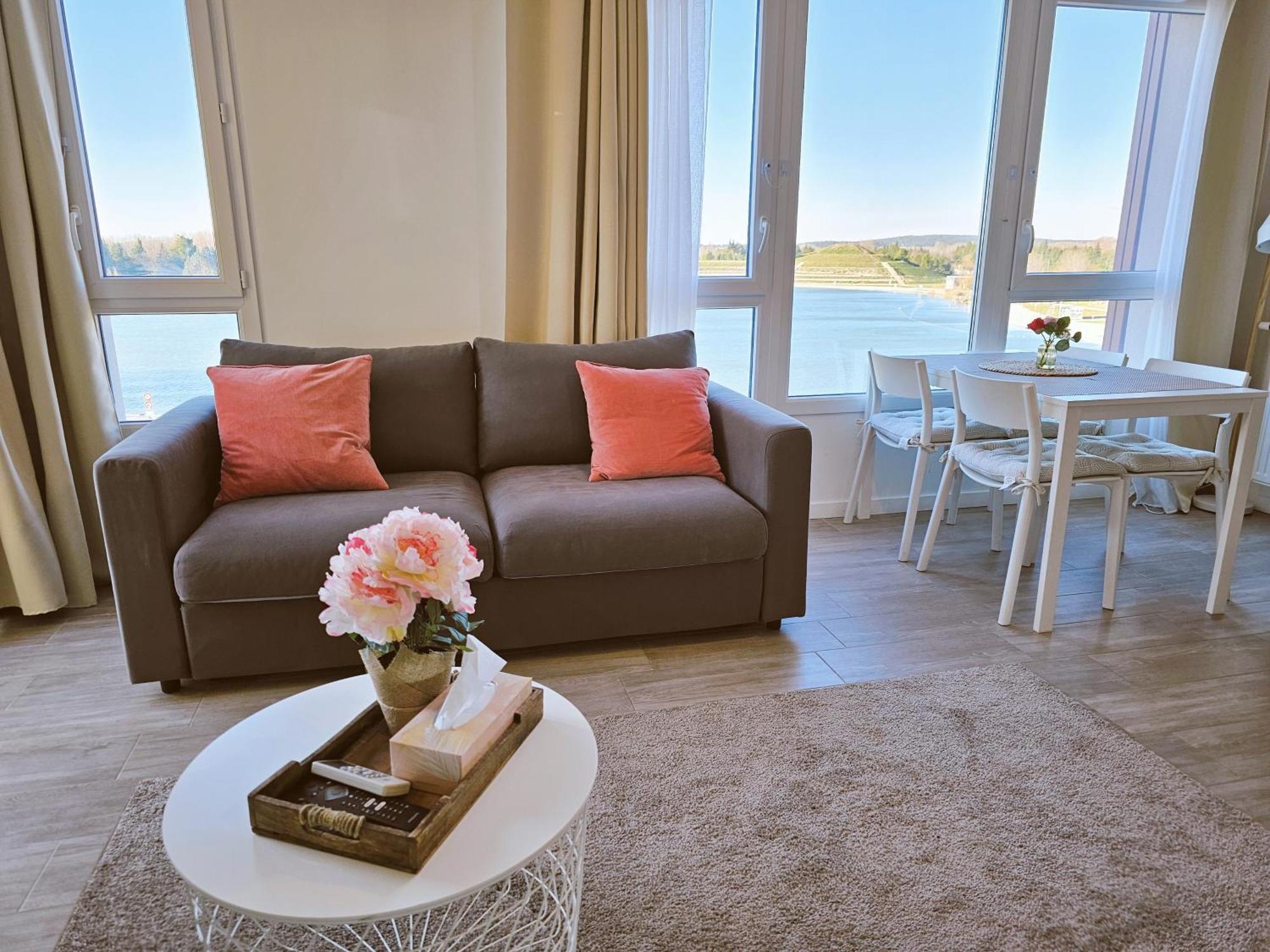Lakeside Provence - Appartement 4 Etoiles Face Au Lac De Monteux Exterior photo